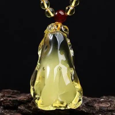 收藏级纯天然琥珀挂件 26.79克