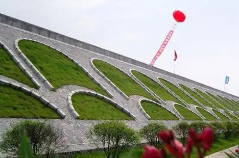 浆砌片石骨架植草护坡