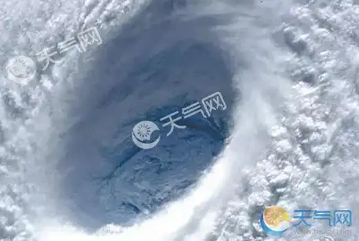 台风眼内部景观美吗最恐怖的台风眼图片