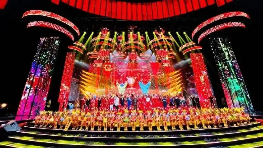 央视春晚现场曝光:,网友炸开锅:让你没想到的全都来了!