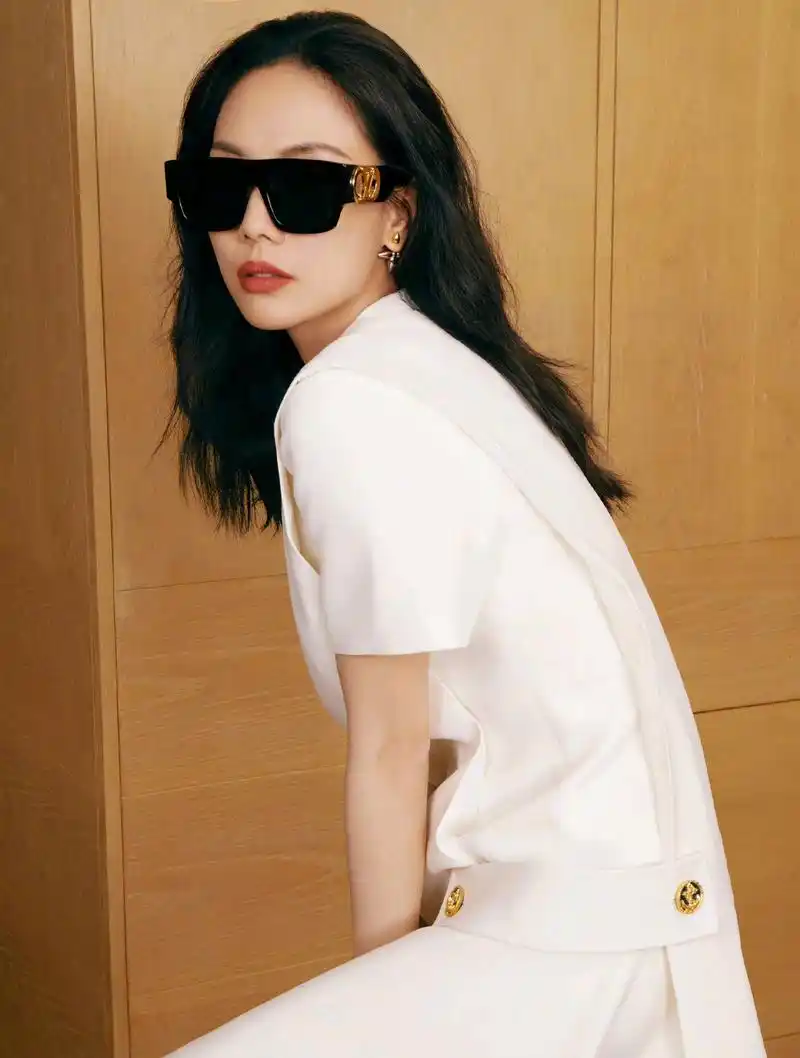 端庄秀气的王菲菲