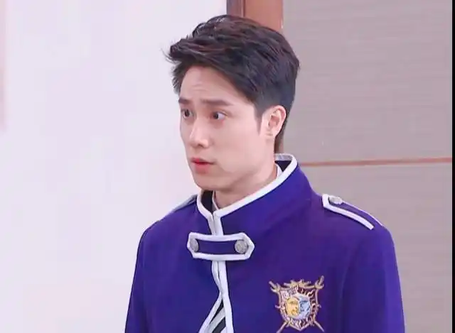 萌学园素材抱图关注