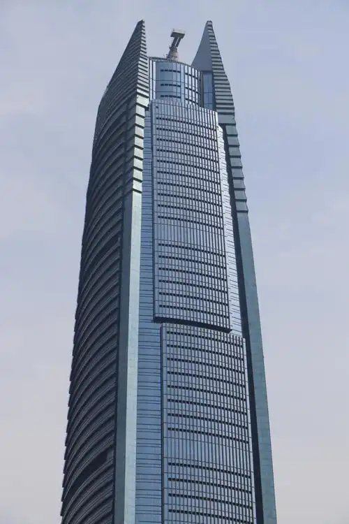 广东东莞:实拍东莞第一高楼,建成后将成为广东前五,高度428米__财经