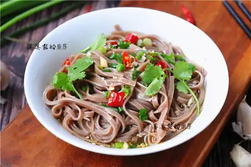 减肥还在天天啃红薯试试这个面吧5分钟出锅解馋又扛饿