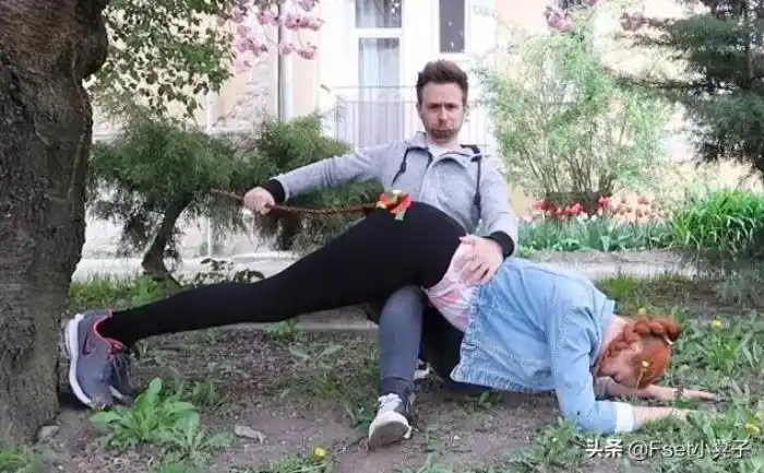 在捷克,如果你真正爱一个女人,那你就去抽她屁股.