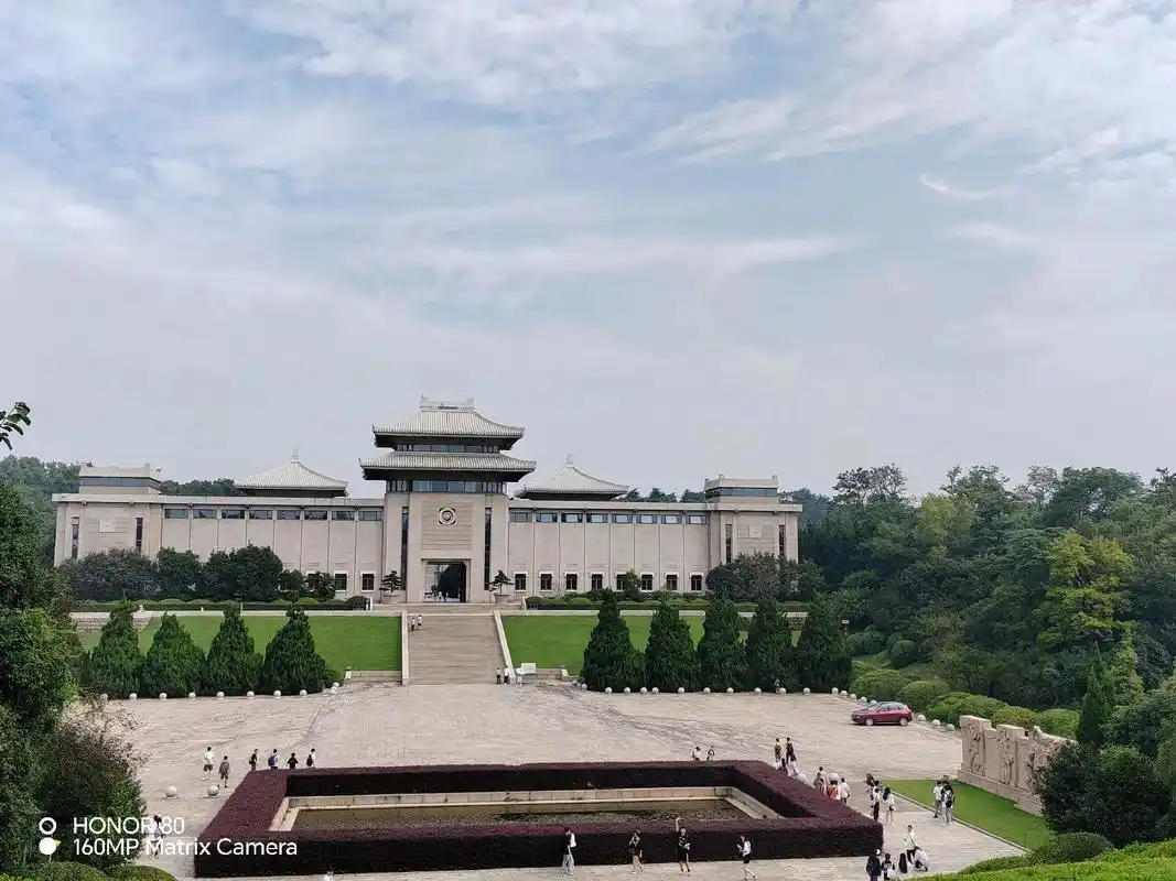 向为中国牺牲烈士为人民牺牲警察们致敬雨花台烈士陵园