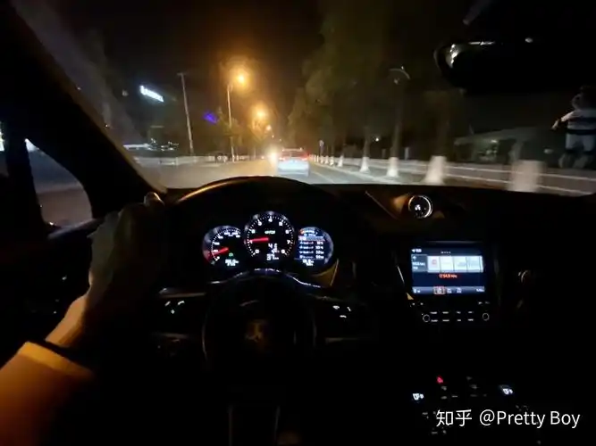 为什么有的人认为买保时捷macan是装逼