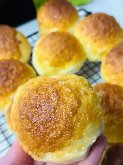 香甜可口的椰蓉小面包