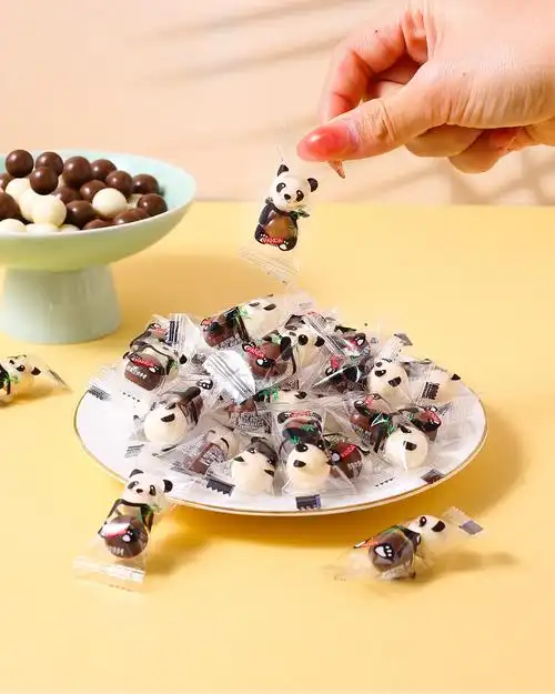 熊猫麦丽素夹心巧克力豆网红创意糖果小零食散称批发(代可可脂) 熊猫