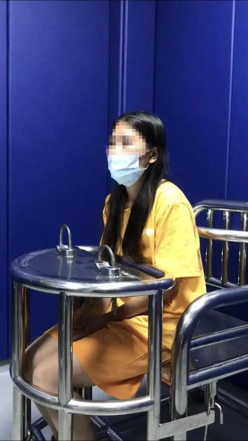 目前,廖某,王某因涉嫌扰乱公共秩序被龙岗警方依法行政拘留.