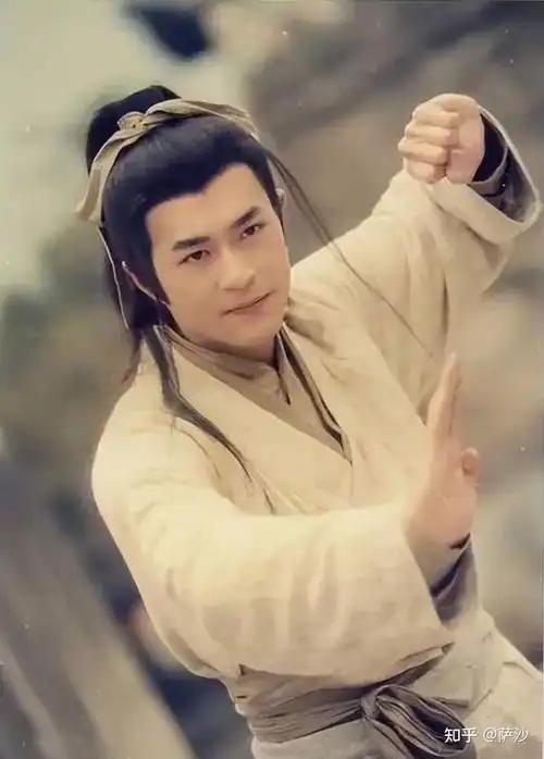 神雕为什么年轻时候的杨过在侠的方面表现一般他很自私