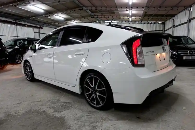 丰田toyota prius gs