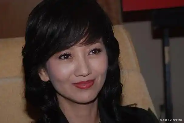 赵雅芝素颜披露,网友意外之余,素颜的真实何其让人动容?