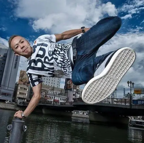 早安各位bro#breaking##bboy# 5168     296 赞                 46