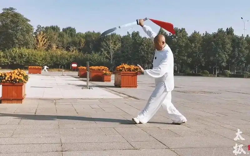 第七节马春喜36式太极刀完整口令教学,专业太极教练立新舞太极三十六