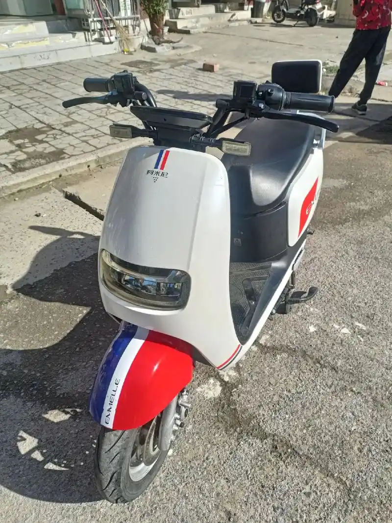 出二手阿米尼电动车.精品车九成新,电池60v-20,前后碟刹 - 抖音