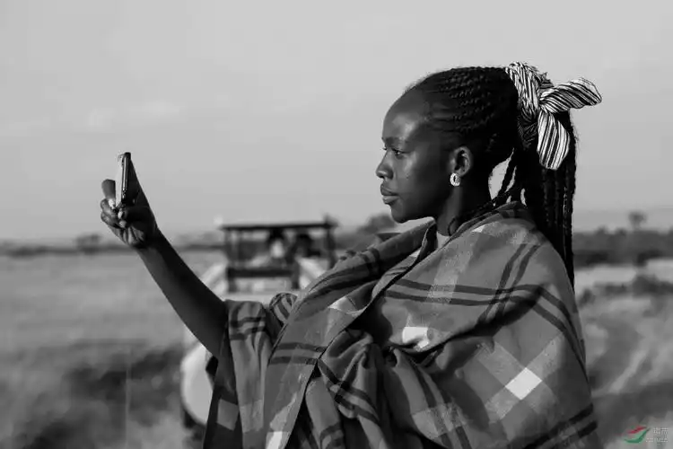 肯尼亚美女-----祝贺老师荣获黑白影像首页精华!