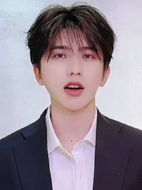 蔡徐坤behind the scenes