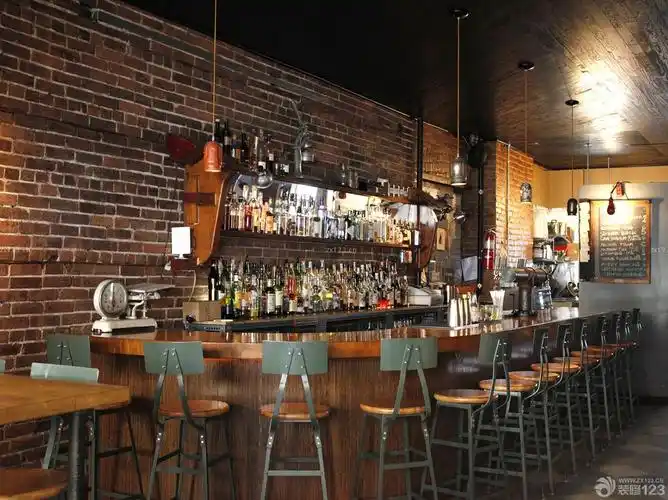 个性复古小酒吧设计墙砖墙面装修效果图片