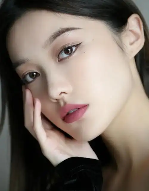 女生脸上有这三个地方圆润,是很容易招惹桃花的,魅力值爆棚!