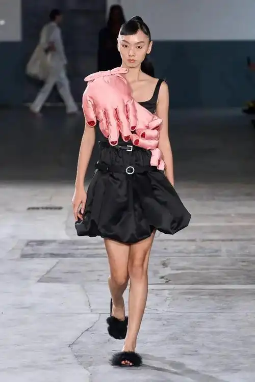 竟然把可可爱爱的元素做得又辣又野设计师是怎么做到让人害羞但又忍不