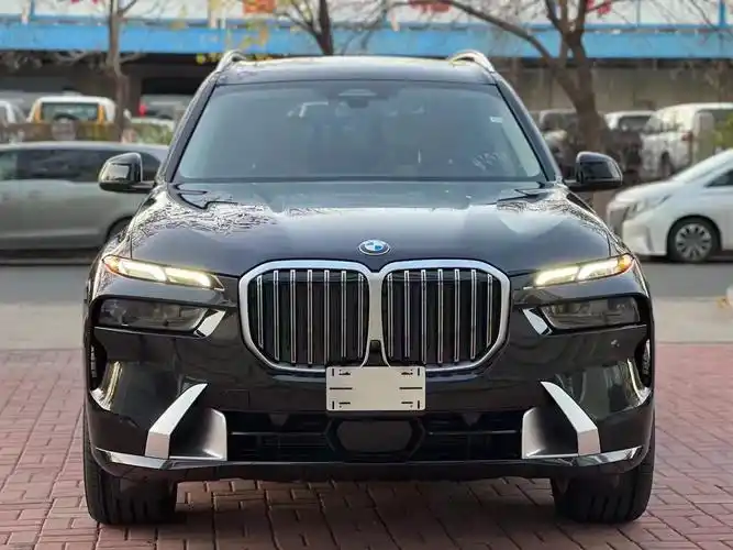 21款宝马x7现车行情报价最低仅售90多万
