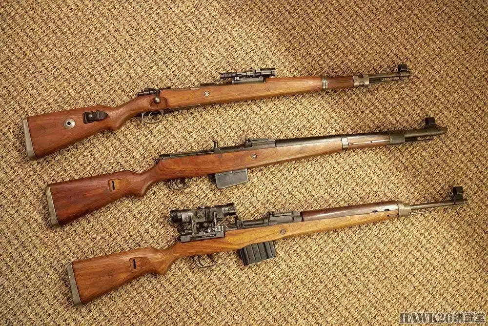 kun展示他收藏的三款二战德军使用的步枪,从上至下分别为1941年产毛瑟