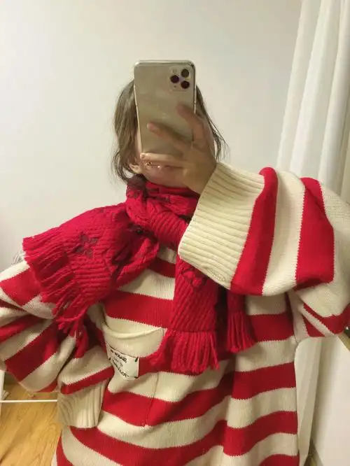 lv红围巾虽然说是时代的眼泪