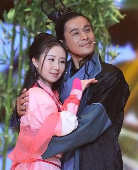 查看图集 查看图集 乔振宇舒畅            12月20周五晚21:20