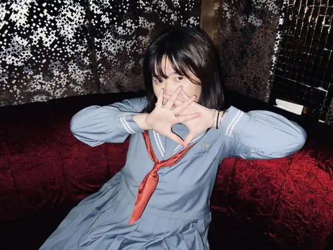 万圣节表演女学生