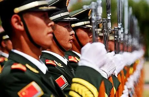 《军旗战士敬礼》作者:佚名;朗诵,制作:精确