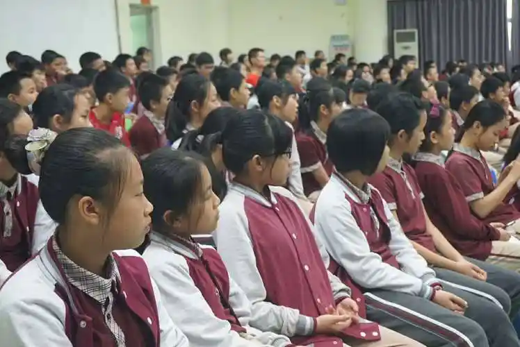 国防教育知识宣讲活动走进珠海市香洲区广生小学