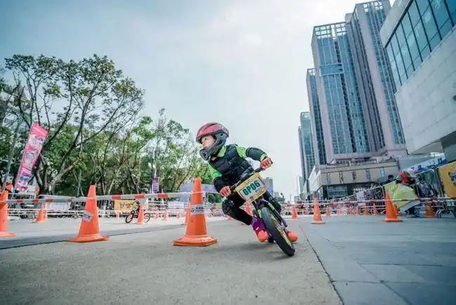赛事回顾2020少儿滑步车超级联赛骑趣萌宝粤港澳大湾区深圳宝安站
