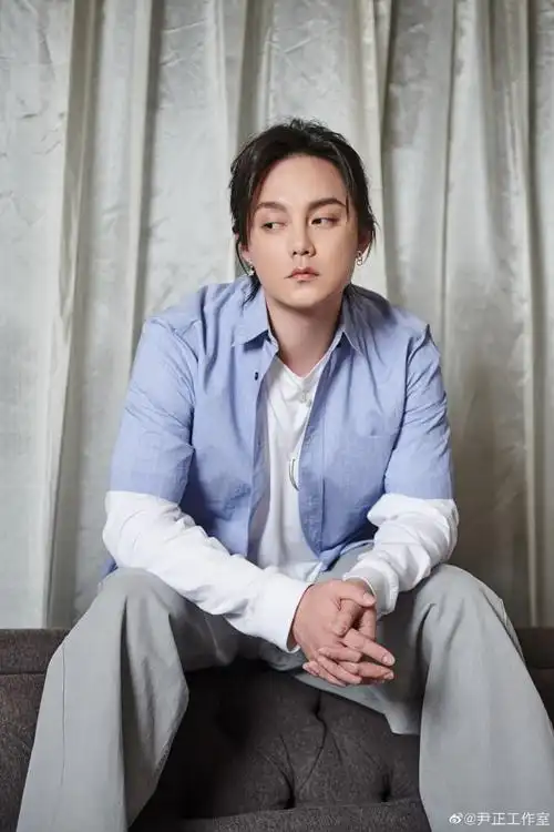 814尹正各位阿九中午好呀昨晚尹正欧莱雅的直播大家是否还意犹未尽呢