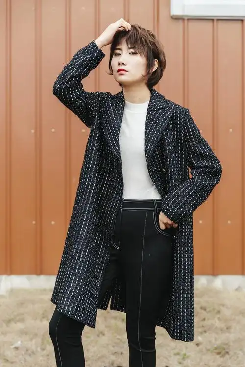 2020春夏深色条纹花纹后腰带双排扣花呢风衣外套