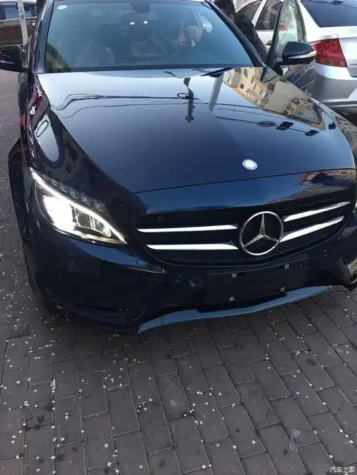 奔驰c200棒棒哒钙蓝色