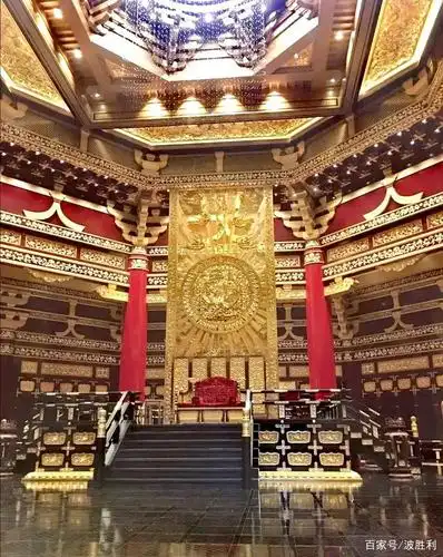 1300多年前中国历史上唯一的女皇一武则天在紫薇城登基称帝时,改唐为