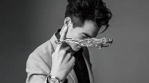 彭于晏高清帅气搞怪写真图片桌面壁纸壁纸