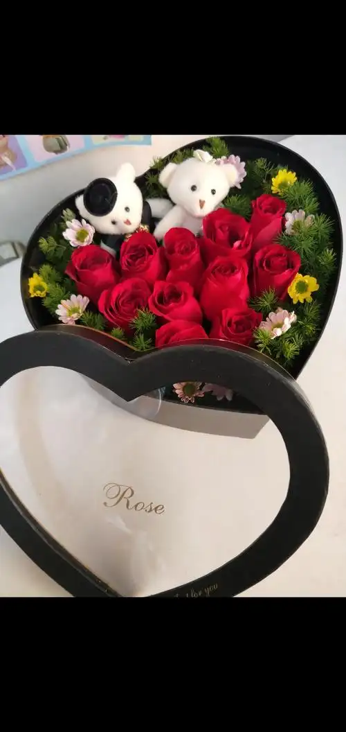 白首不相离817,周五很多菇娘都会收到七夕礼物芳芳花坊为您也精心准备