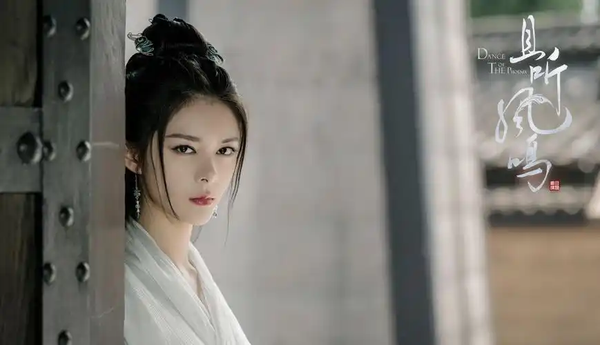 傅菁《且听凤鸣》上线 化身清冷神女凌厉十足