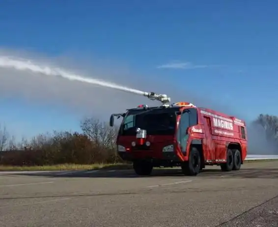 航母都造得出的中国,为何还要花钱买荷兰的消防车?