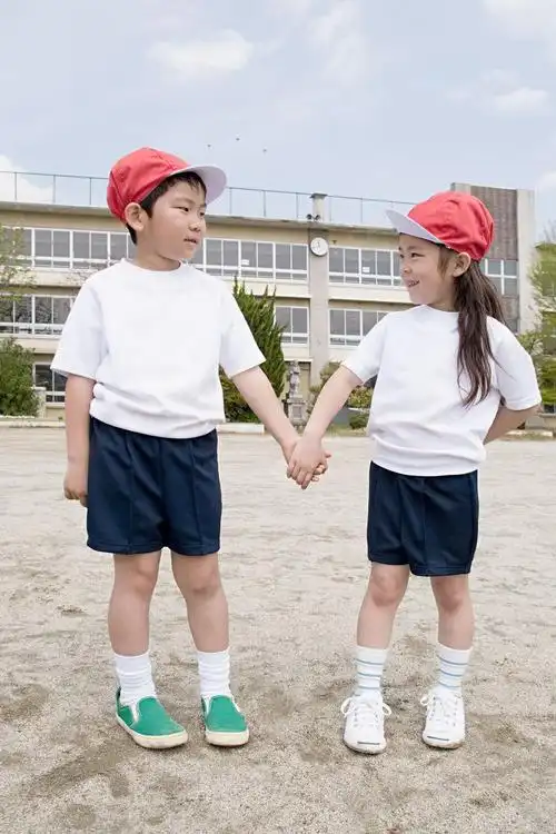 手牵手的好朋友