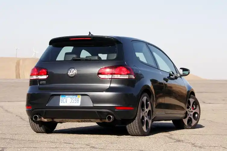 国产高尔夫gti 预售24.6万 两配置三车色可选