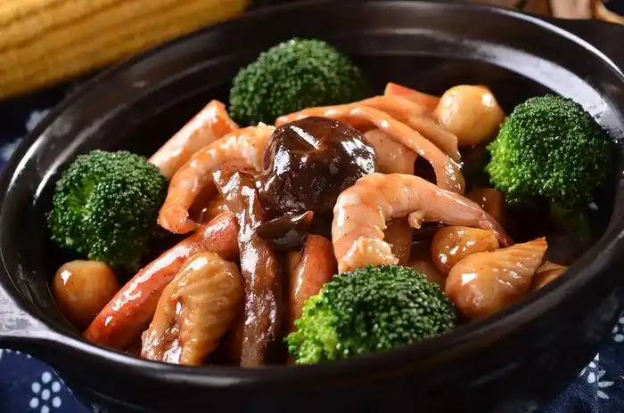 海味什锦煲海鲜虾