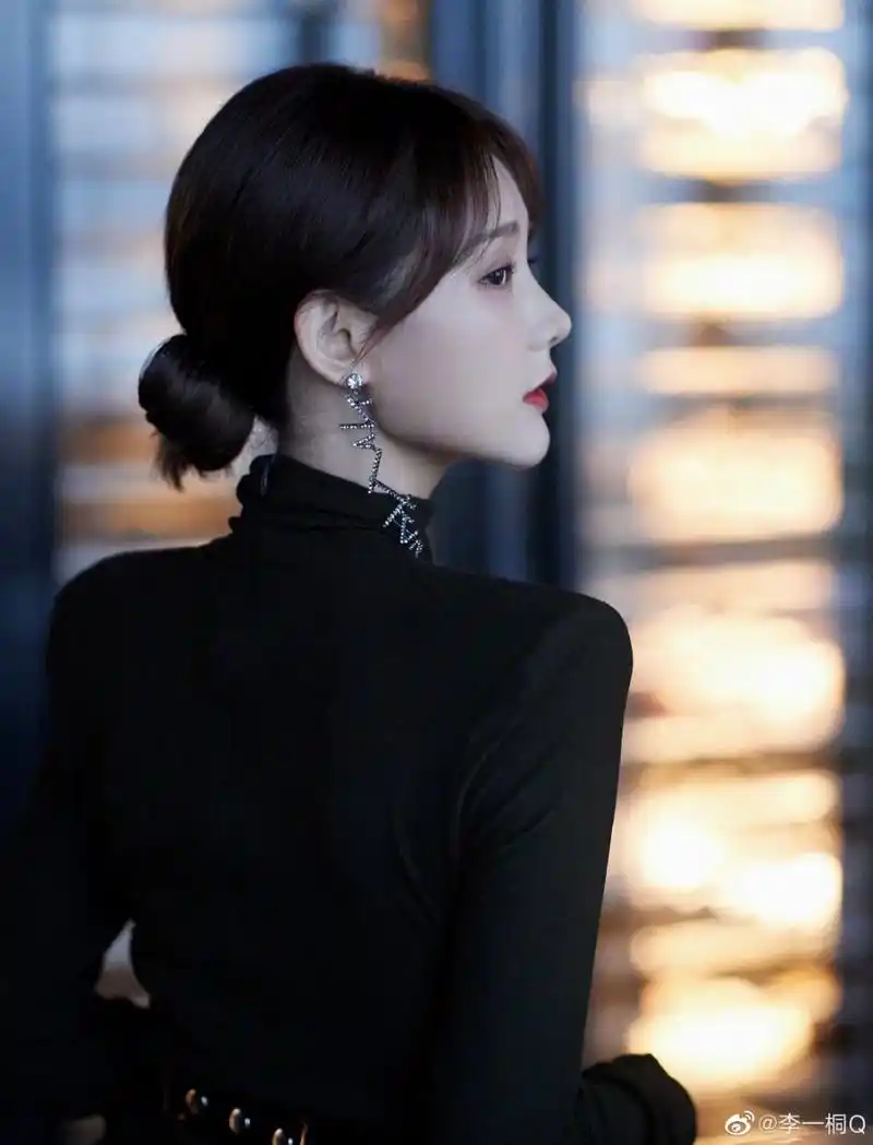 李一桐高清壁纸头像(五十四)[庆祝]