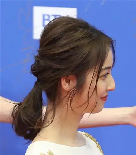 女明星发型-马尾.jpg