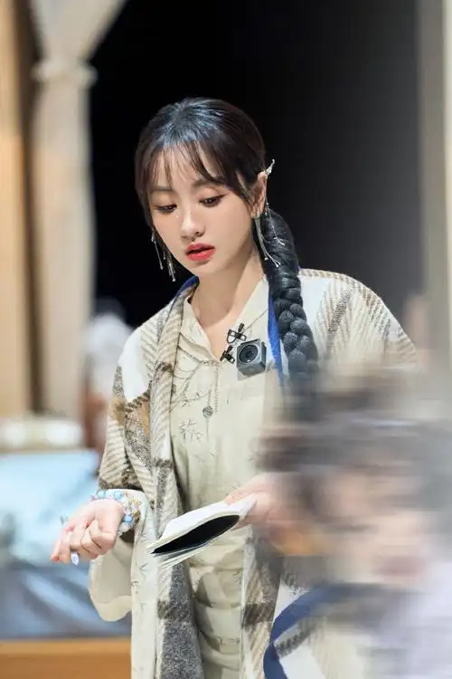 杨蓉超话「蓉巴拉」#大侦探#在线解锁蓉巴拉@杨蓉高清剧照