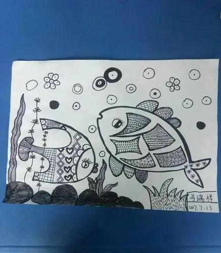 这是线描画《海底世界》,看线条排列多整齐