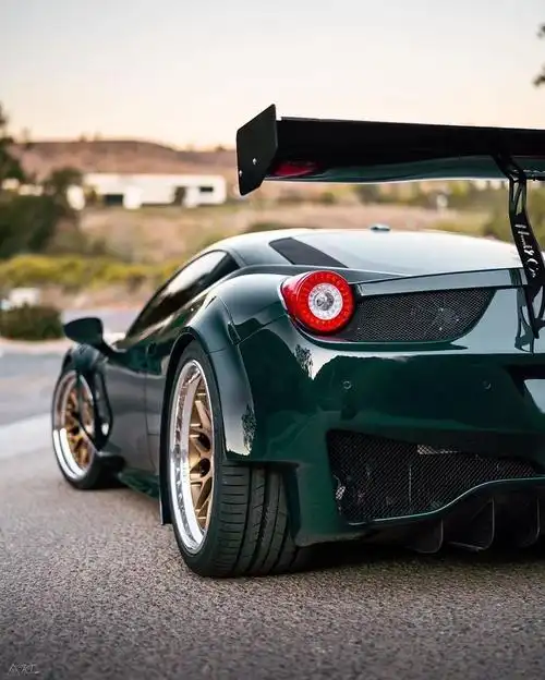 gt3风格的宽体法拉利458,夸张的大尾翼!