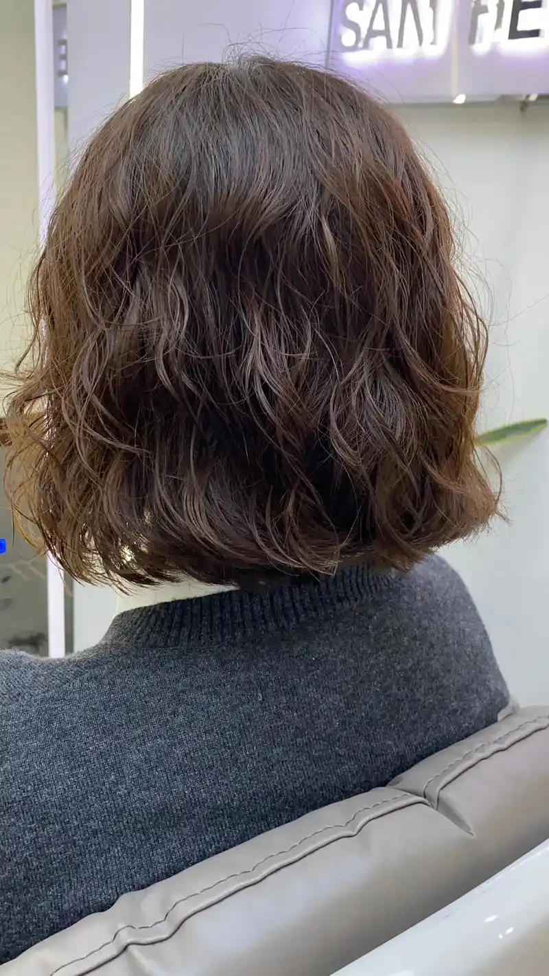 齐肩短发的小姐姐们一定不要错过的几款烫发#港风蛋卷头 #木马 - 抖音